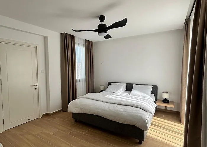 Sea Heaven Premium 3br ラピソス